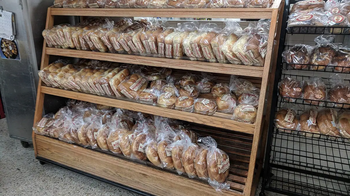 Greggs Bakers – bakery in Dalkeith town centre